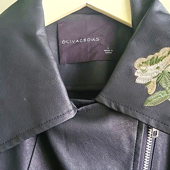 MockLeather biker Jacket with floral embroidery. - Picture 6 of 9